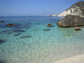  Petani Beachside Accommodation  Агия Текли
